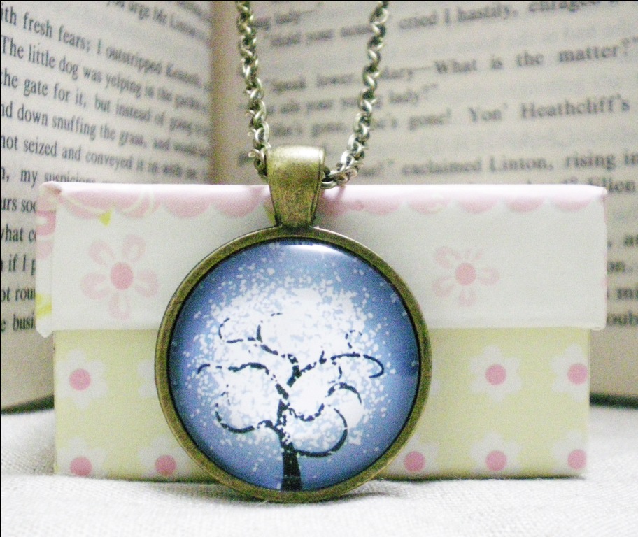Tree Necklace, Snowing Tree, Handmade Glass Necklace Accessory (71)